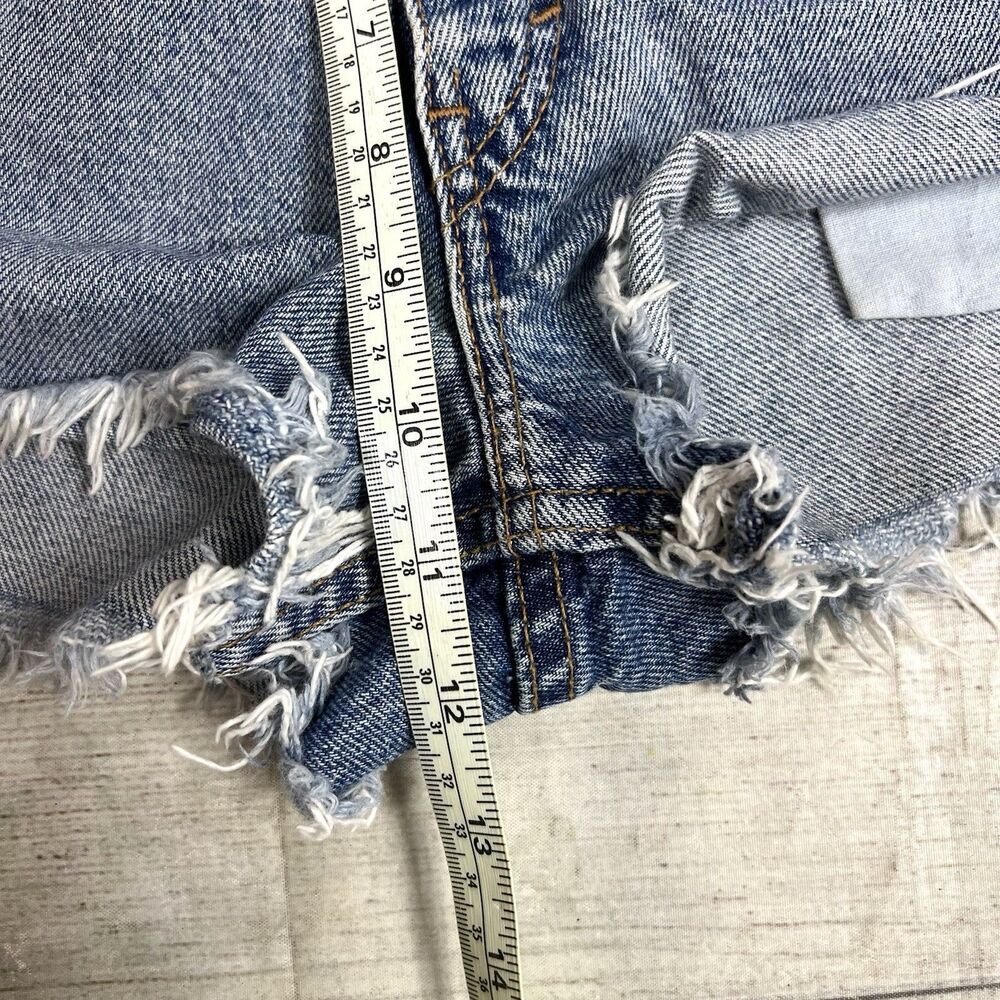 VINTAGE LEVI'S Shorts Women’s 7 Jr Blue Denim 950 Relaxed Fit Light Wash 90s - Picture 9 of 10